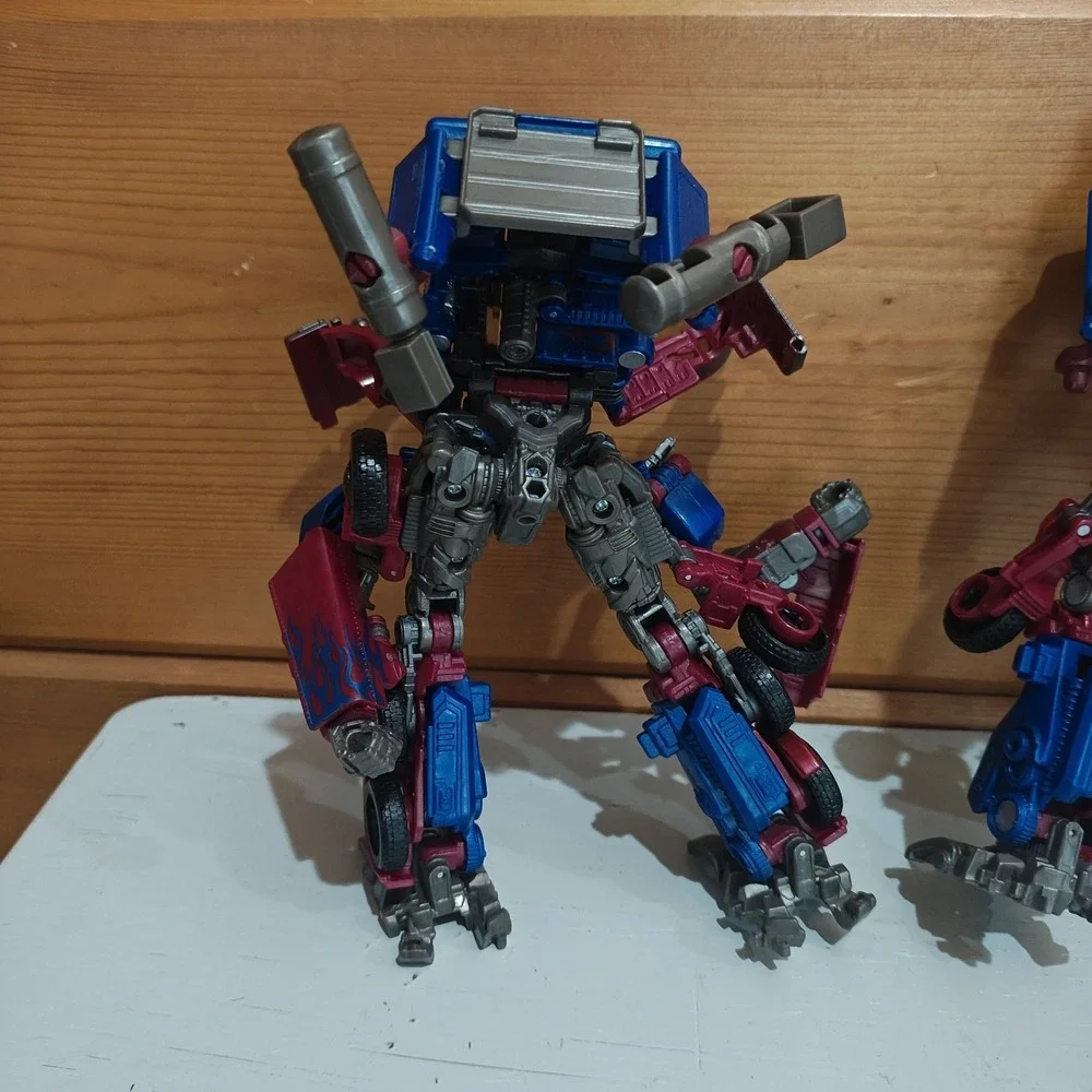 2 Incomplete Transformers Studio Series SS-05 Optimus Prime Voyager Class ZB3